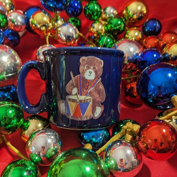 Godiva Chocolatier Cobalt Blue Teddy Bear/Trains/Drum/Present Christmas Mug - Picture 1 of 12